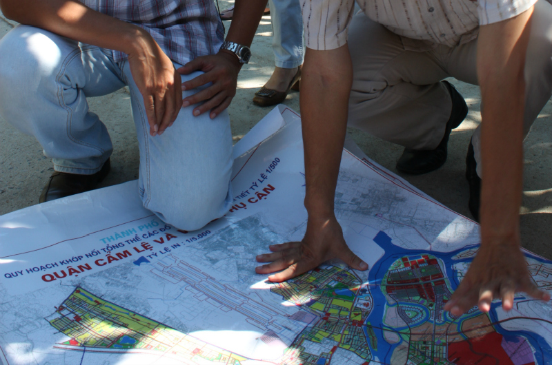Phong worked in Da Nang to help to deliver storm resilient housing. Here he is undertaking a vulnerability mapping exercise. Credit: Rockefeller Foundation.